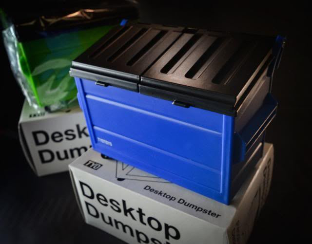 Blue Desktop Dumpster by TYOToys - Mindzai
 - 1