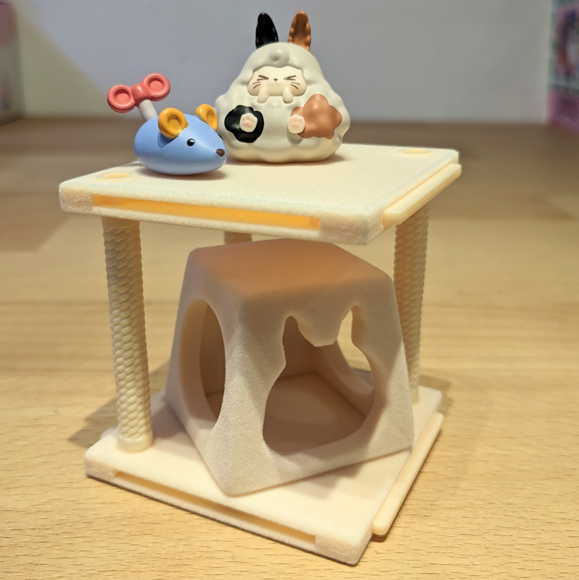 Blue Mouse - Kiki Cat Apartment Series by Suplay