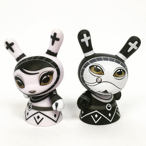 Shah Mat Complete Dunny Chess Set by Otto Bjornik - Preorder - Mindzai
 - 3